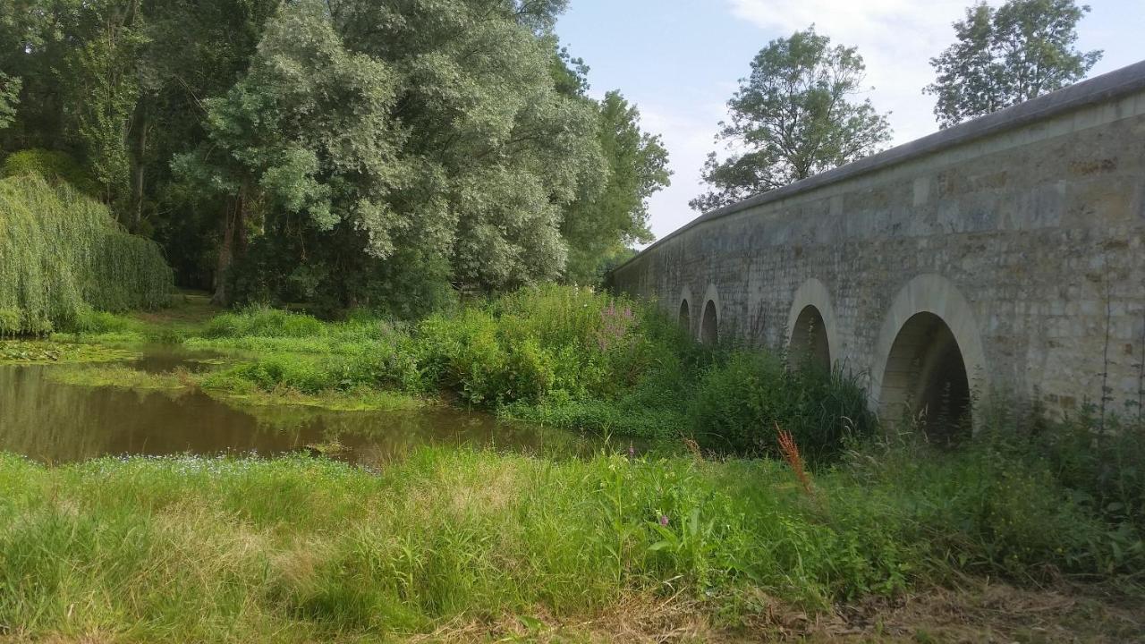 La Maison De Thire Panzió Kültér fotó